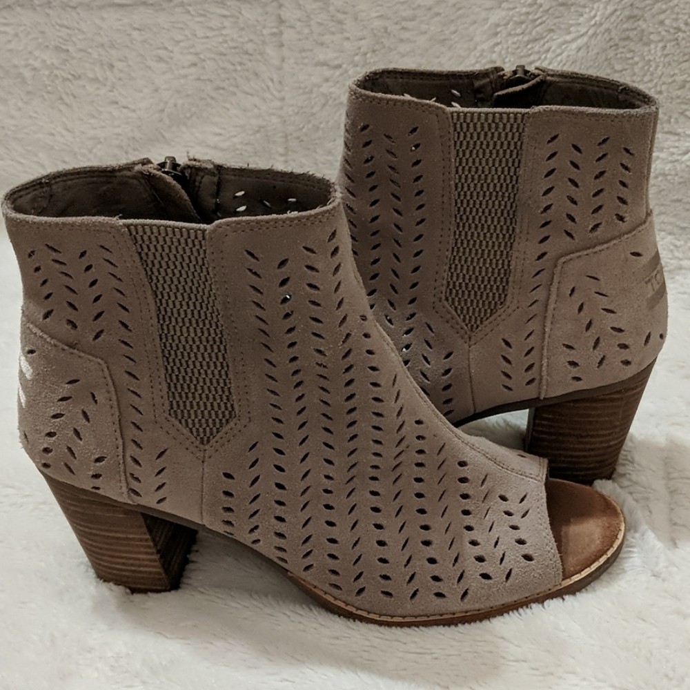 Tom's suede booties